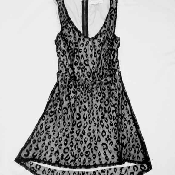 Dress - Picture 4 of 6